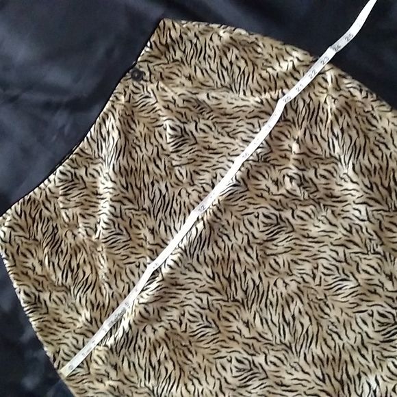 VINTAGE Worthington Animal Print Wrap Skirt - Picture 8 of 16